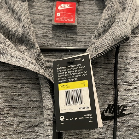 NWT Nike Tech Pack Gray Jacket Sz Sm - Picture 3 of 9